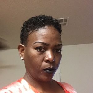 Meet your Posher, Lucy